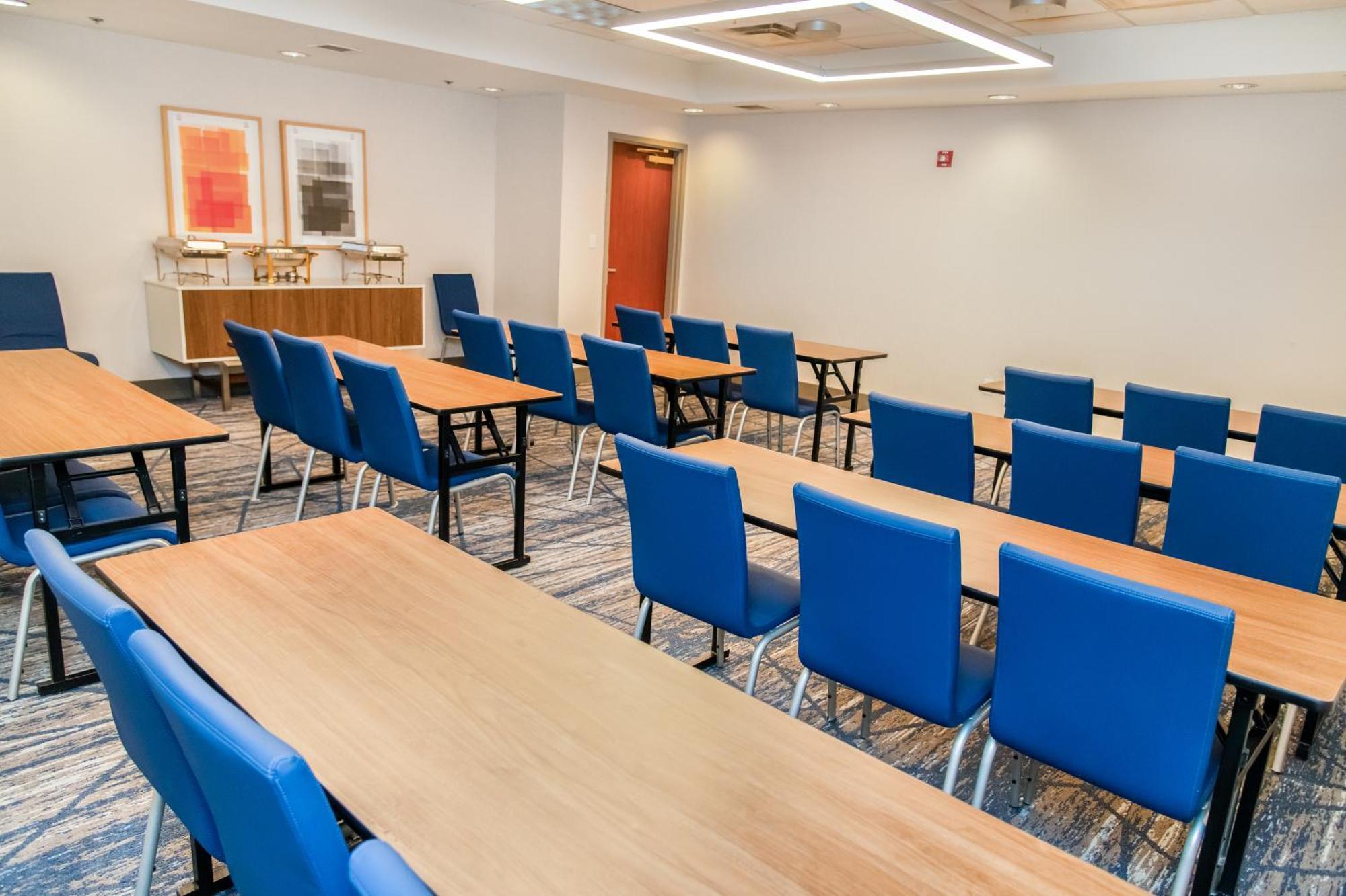 Hotel Express & Pittsburgh-south Side By Ihg 4*
