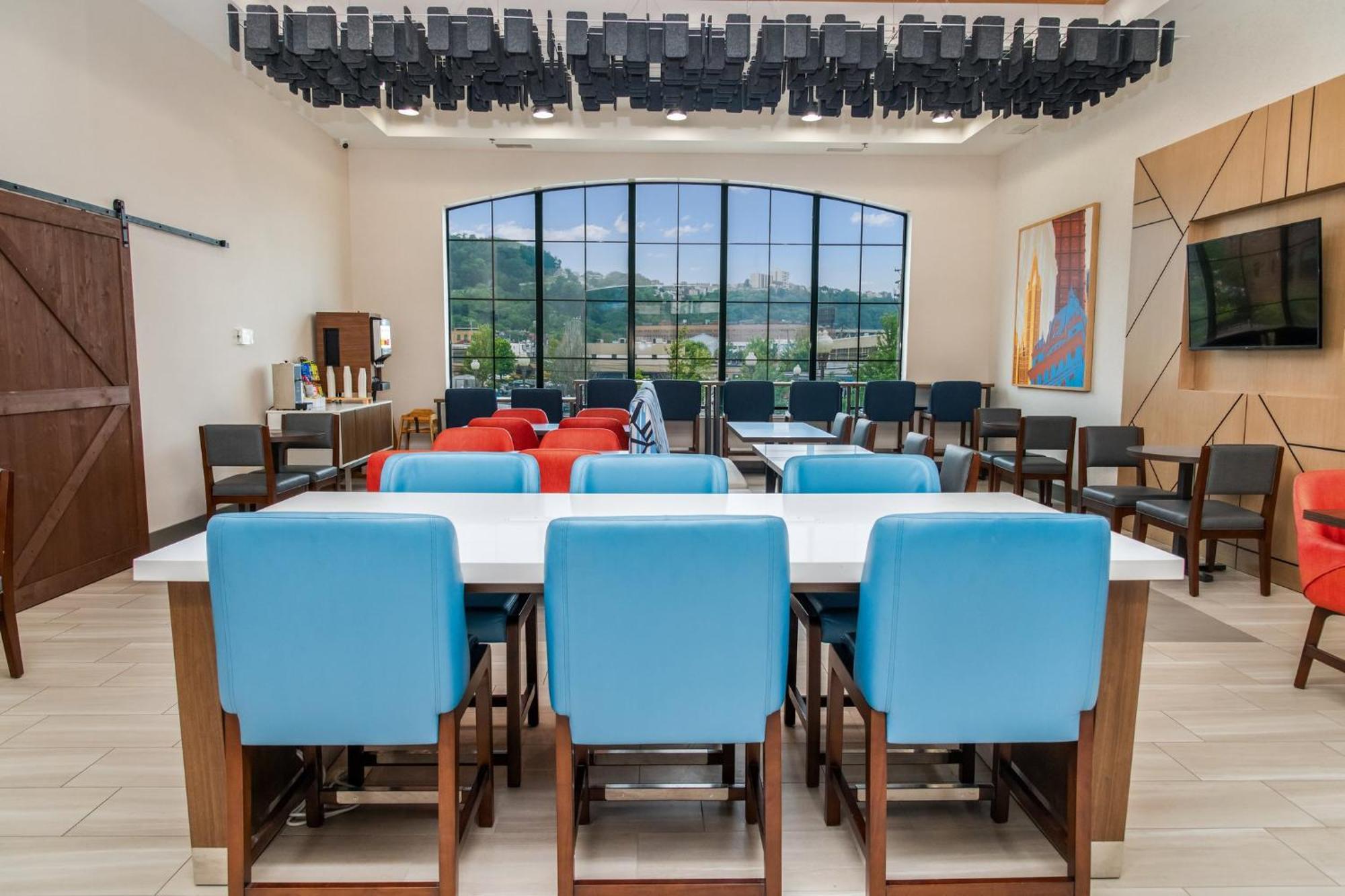 Express & Pittsburgh-south Side By Ihg 4*